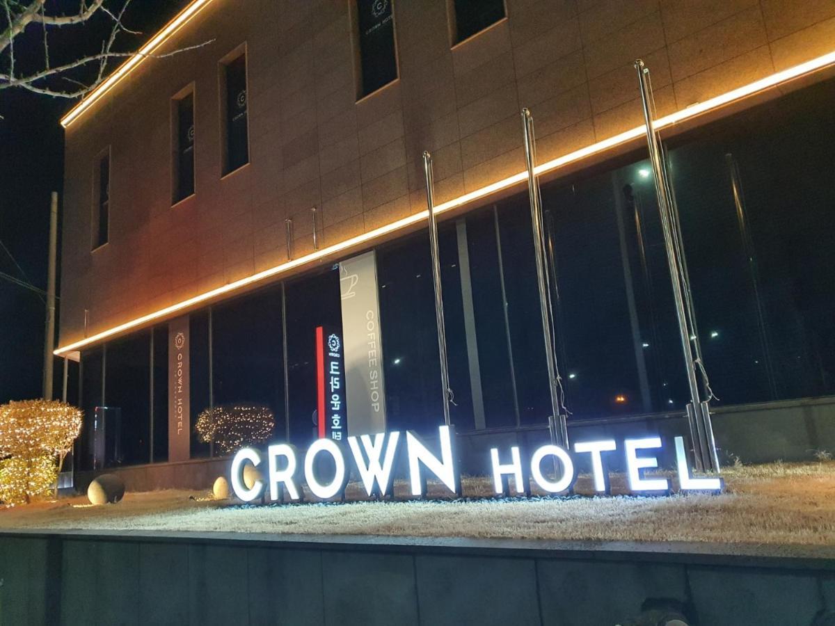 Crown Hotel Changwon Bagian luar foto